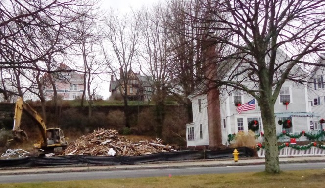 The Harborview Inn in sharp contrast to what is left of its long-time neighbor next door.